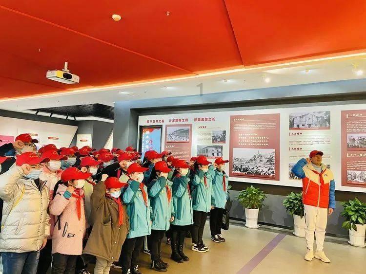 中国人民银行：有序化解重点领域风险 促使金融风险总体趋向收敛